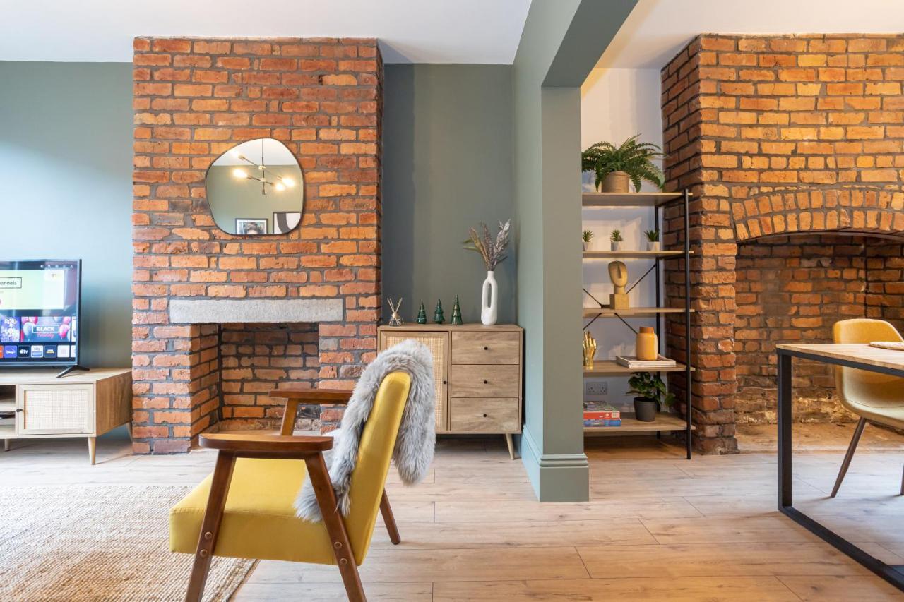 Stunning Scandi 3 Bed House In Manchester-Parking Villa Exterior photo